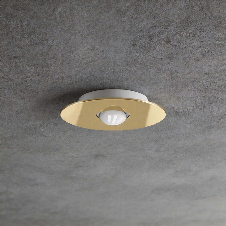 Veluné lamp detail – natural rattan weave texture close-up