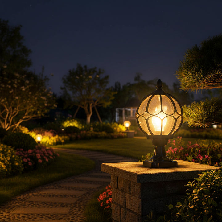 Globe Pillar Light